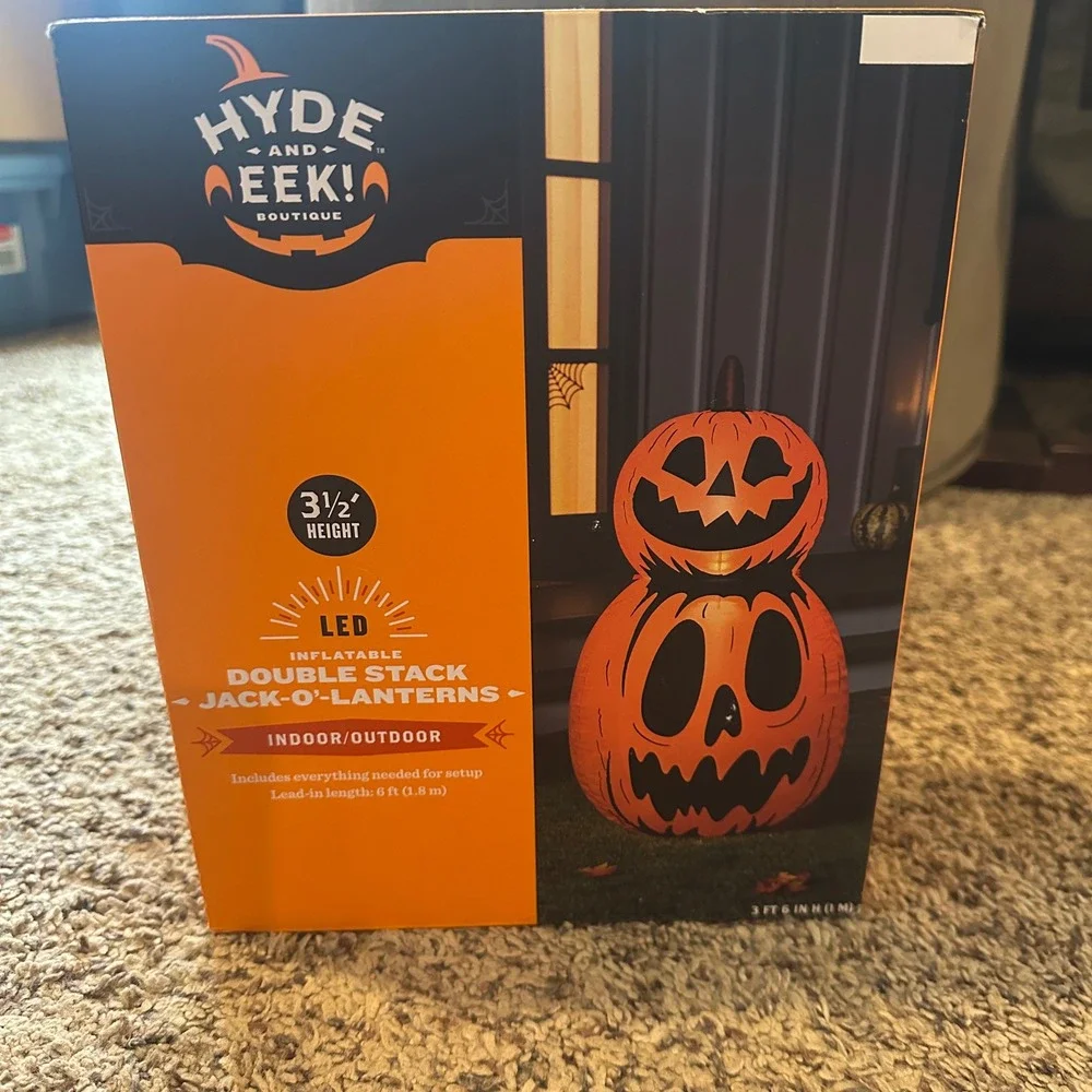 Hyde and Eek 3.5ft LED Inflatable Double Stack Jack-O-Lanterns Halloween Decor